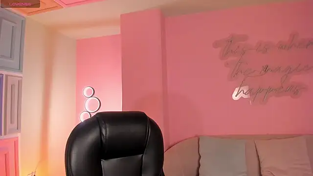 ValeriaRiveraX online show from 10-20-25, 12:13