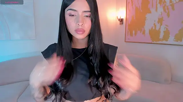 Snapshot of MariaHerrera_ chatting on 06-26-26, 11:43 MariaHerrera online show from 06-26-26, 11:43