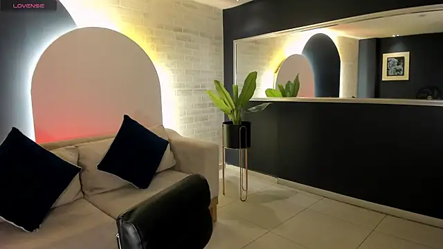 Snapshot of MariaHerrera_ chatting on 11-18-25, 09:40 MariaHerrera online show from 11-18-25, 09:40