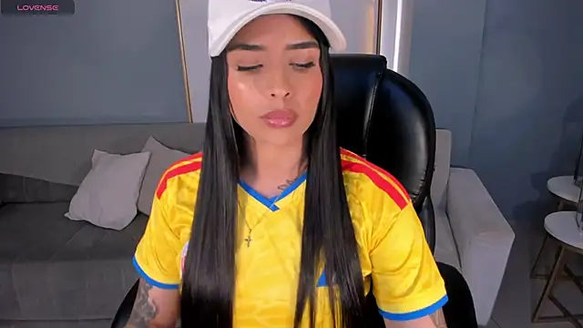 Snapshot of MariaHerrera_ chatting on 06-28-26, 02:51 MariaHerrera online show from 06-28-26, 02:51