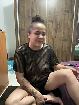 Hotbucet online show from 01-31-25, 06:47