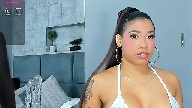 Snapshot of Salome_Diaz_ chatting on 03-01-25, 01:29 Salome Diaz  online show from 03-01-25, 01:29