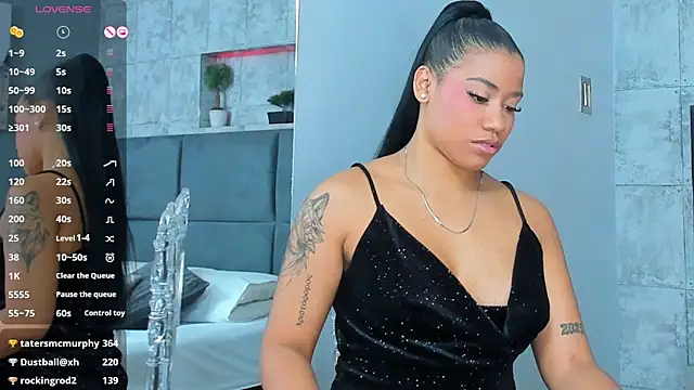 Snapshot of Salome_Diaz_ chatting on 03-06-25, 10:15 Salome Diaz  online show from 03-06-25, 10:15