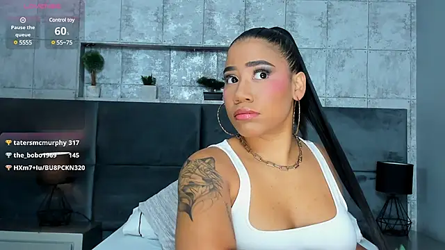 Snapshot of Salome_Diaz_ chatting on 03-04-25, 01:28 Salome Diaz  online show from 03-04-25, 01:28