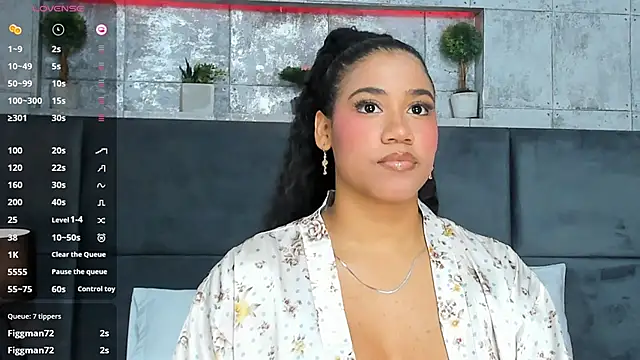 Snapshot of Salome_Diaz_ chatting on 02-20-25, 11:43 Salome Diaz  online show from 02-20-25, 11:43