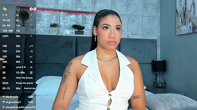 Snapshot of Salome_Diaz_ chatting on 02-11-25, 11:01 Salome Diaz  online show from 02-11-25, 11:01