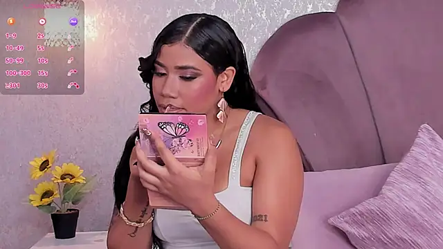 Salome Diaz  online show from 10-30-25, 04:00