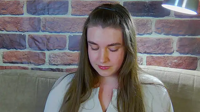Snapshot of Sofia_Hugs chatting on 04-19-26, 06:10 Sofia Hugs online show from 04-19-26, 06:10