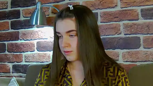 Snapshot of Sofia_Hugs chatting on 03-24-26, 04:51 Sofia Hugs online show from 03-24-26, 04:51