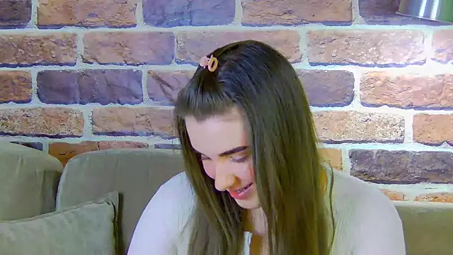 Snapshot of Sofia_Hugs chatting on 05-09-26, 06:11 Sofia Hugs online show from 05-09-26, 06:11