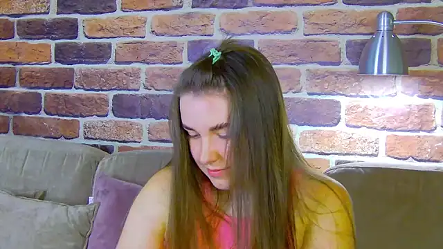 Snapshot of Sofia_Hugs chatting on 06-10-26, 05:58 Sofia Hugs online show from 06-10-26, 05:58