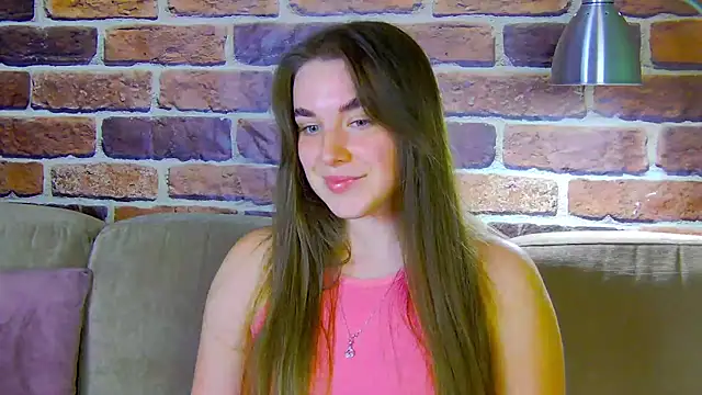 Snapshot of Sofia_Hugs chatting on 06-06-26, 06:46 Sofia Hugs online show from 06-06-26, 06:46