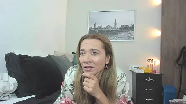 penelope handaos online show from 10-07-25, 03:13
