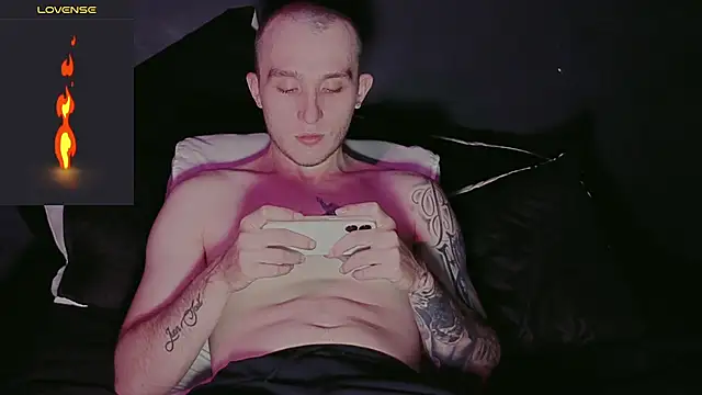 Dylanwhite23  online show from 01-31-26, 09:46