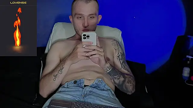 Dylanwhite23  online show from 02-08-26, 11:35