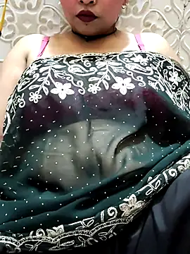 Snapshot of Indian-Nazia chatting on 06-02-26, 10:37 Indian-Nazia online show from 06-02-26, 10:37