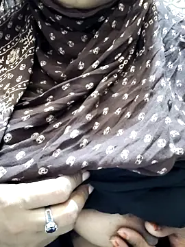 Snapshot of Indian-Nazia chatting on 05-16-26, 07:02 Indian-Nazia online show from 05-16-26, 07:02