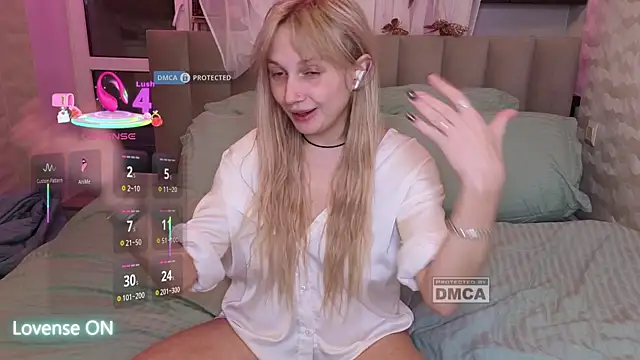 Snapshot of GoodGirl0024 chatting on 03-02-25, 08:35 GoodGirl0024 online show from 03-02-25, 08:35
