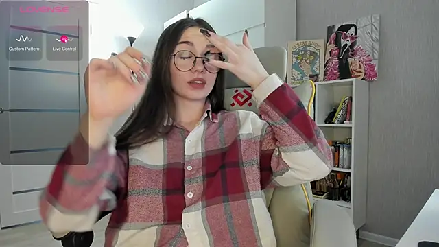 ChristineSteart online show from 03-11-25, 01:12