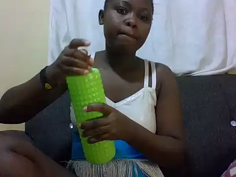 Sweetcecie01 online show from 07-18-26, 11:35