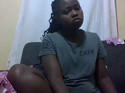 Sweetcecie01 online show from 06-01-26, 09:36