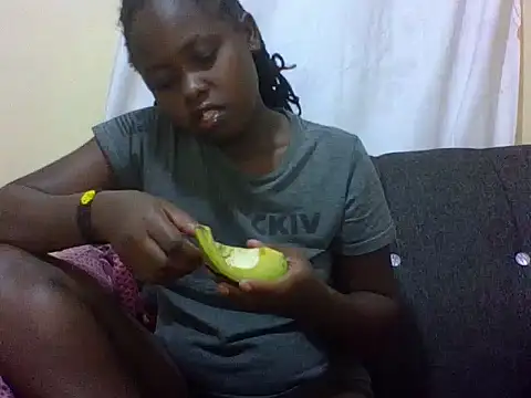 Sweetcecie01 online show from 05-25-26, 09:57
