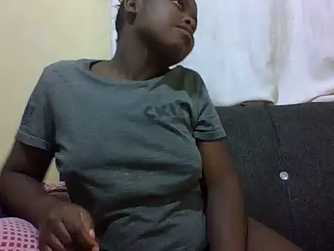 Sweetcecie01 online show from 07-23-26, 01:58