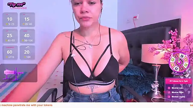 Snapshot of daniela_beauty chatting on 06-04-26, 11:42 daniela beauty online show from 06-04-26, 11:42