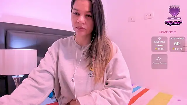 Snapshot of daniela_beauty chatting on 10-11-25, 12:06 daniela beauty online show from 10-11-25, 12:06