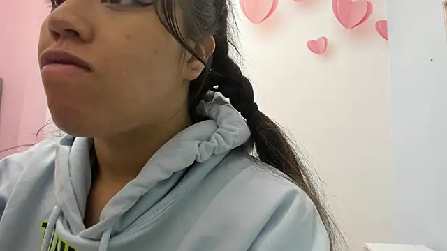 Snapshot of Ingrid_Casas chatting on 10-11-25, 01:45 Ingrid Casas online show from 10-11-25, 01:45