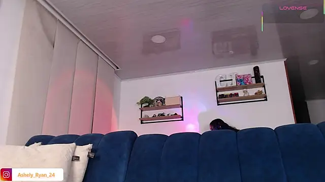 Snapshot of ashely_ryan24 chatting on 07-08-26, 01:41 ashely ryan24 online show from 07-08-26, 01:41