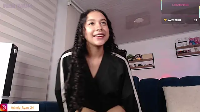 Snapshot of ashely_ryan24 chatting on 06-19-26, 01:00 ashely ryan24 online show from 06-19-26, 01:00