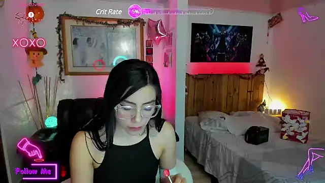 Snapshot of LauGrayJ chatting on 02-15-25, 10:11 LauGrayJ online show from 02-15-25, 10:11