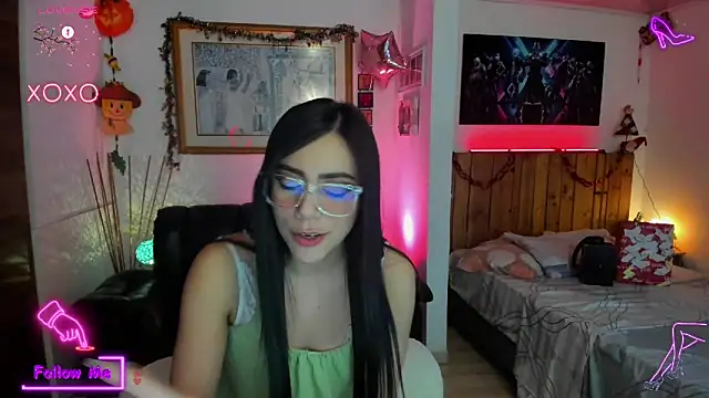 Snapshot of LauGrayJ chatting on 03-18-25, 12:08 LauGrayJ online show from 03-18-25, 12:08