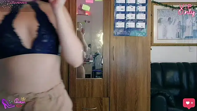 LauGrayJ online show from 02-26-26, 06:41