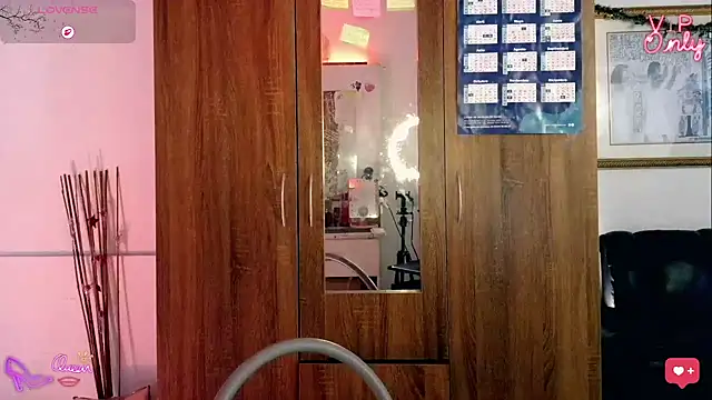 LauGrayJ online show from 02-06-26, 01:51