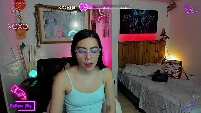 Snapshot of LauGrayJ chatting on 02-16-25, 12:30 LauGrayJ online show from 02-16-25, 12:30