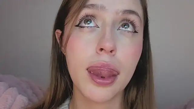 SofiaGc online show from 10-26-25, 03:51