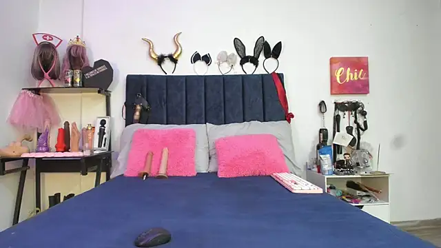 emmily giraldo online show from 07-11-26, 01:11