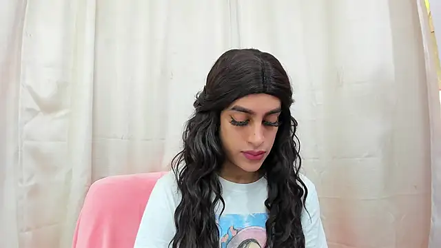 Snapshot of _cat_18 chatting on 03-18-25, 02:17 cat 18 online show from 03-18-25, 02:17