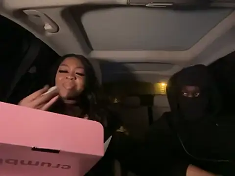 AUNYXXX online show from 04-17-26, 02:25