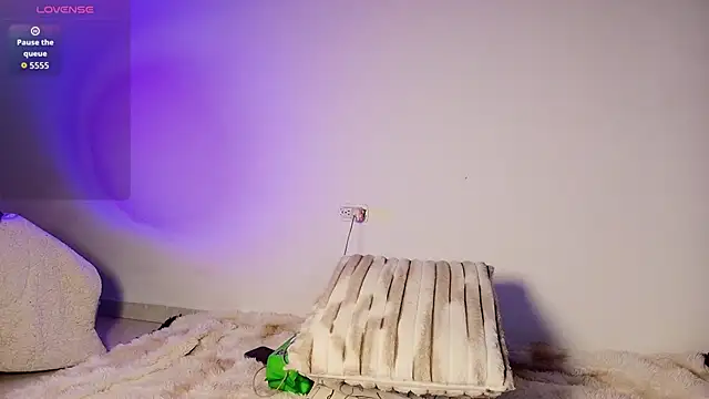 Madeline Dreams online show from 01-12-26, 01:40