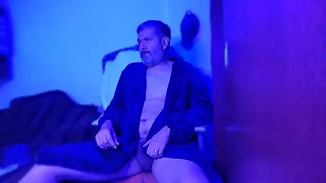 BushBator online show from 11-18-25, 06:17