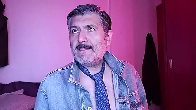 BushBator online show from 10-24-25, 06:45