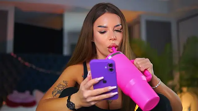 Snapshot of MissKiarra chatting on 01-18-26, 05:55 MissKiarra online show from 01-18-26, 05:55