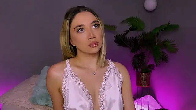 Jessielle online show from 04-17-26, 03:09