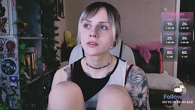 NaniMoore online show from 04-05-26, 09:10