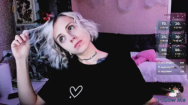 NaniMoore online show from 11-07-25, 08:57