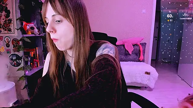 Snapshot of NaniMoore chatting on 02-24-25, 11:52 NaniMoore online show from 02-24-25, 11:52