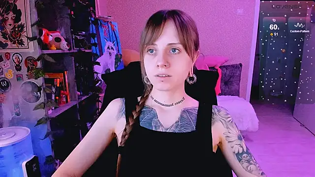 Snapshot of NaniMoore chatting on 02-23-25, 11:14 NaniMoore online show from 02-23-25, 11:14